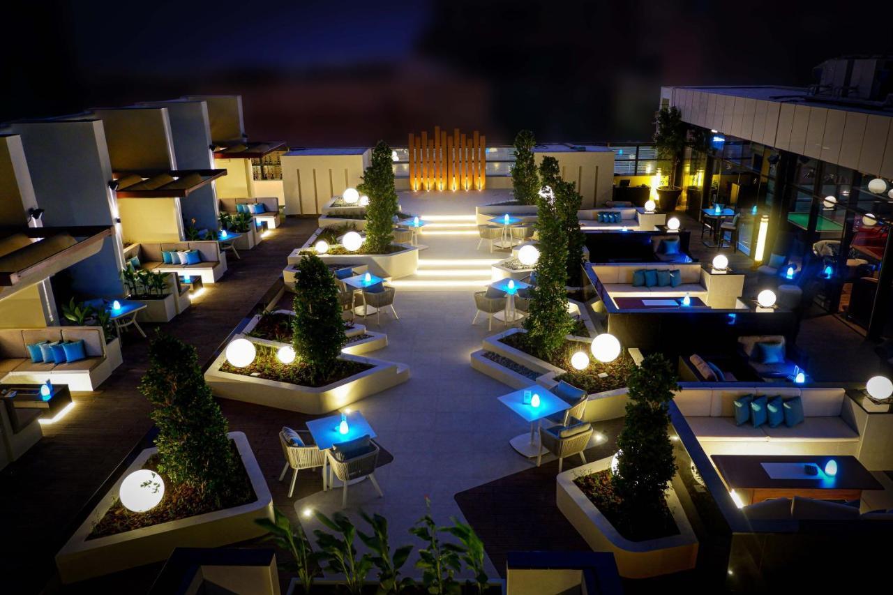 Southern Sun Abu Dhabi Esterno foto